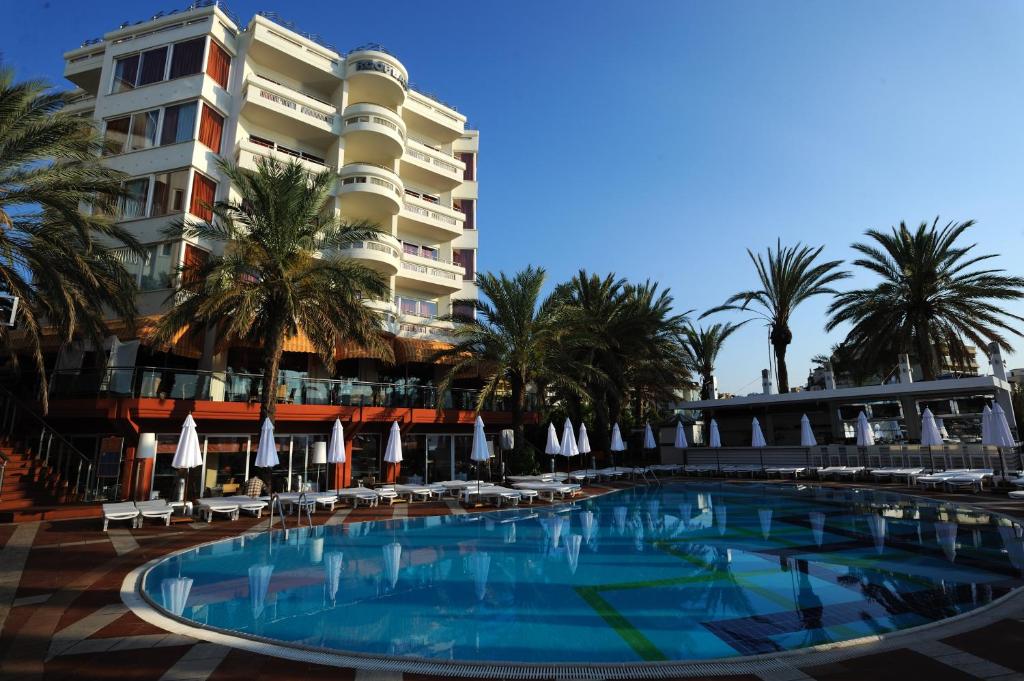 Elegance Hotel